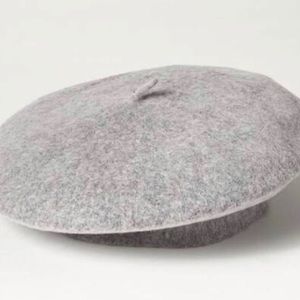 Banana Republic grey beret
